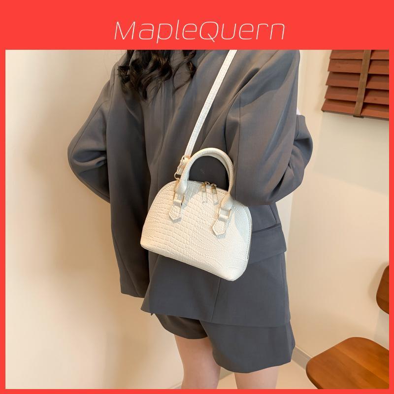 Chic And Casual Shoulder Bag For Women 2024 Stylish Retro Pu Shell Bag