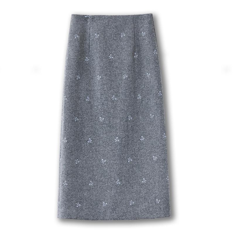 Elegant Woolen High Waist A-line Skirt with Bow Embroidery for Women - Winter 2025 Collection