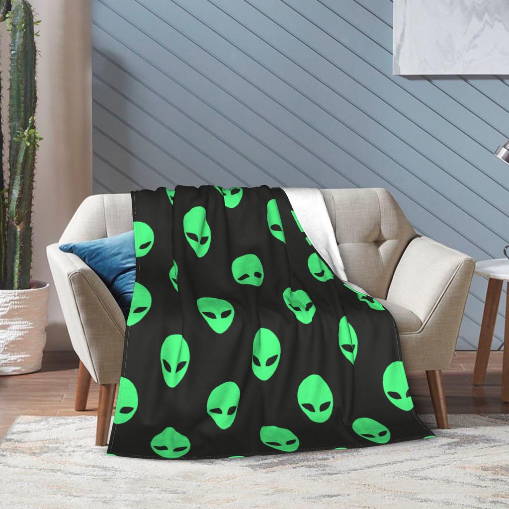 Universal Alien Blanket Flannel Printed Multifunction Lightweight Throw Blanket for Home Car Bedding Throws