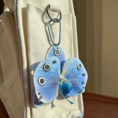  Porte-clés Pendentif Forme de Fleur Apparence Réaliste Alliage Léger Organisateur de Clés Décoration Florale de Sac
