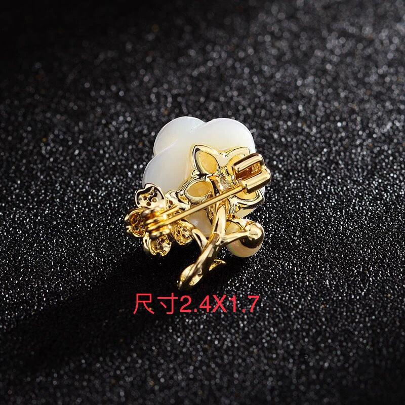 Natural Shell Flower Anti-Light Brooch Trendy Temperament Accessories Cardigan Buckle High-End Corsage Pin