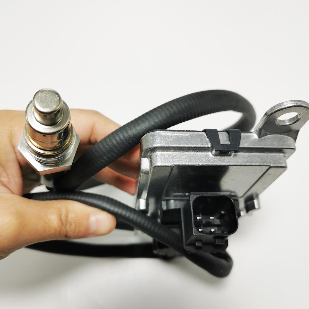 For 4326769 5WK97348A 5WK9 7348A LOW price Diesel engine parts SCR system 24V nox sensor