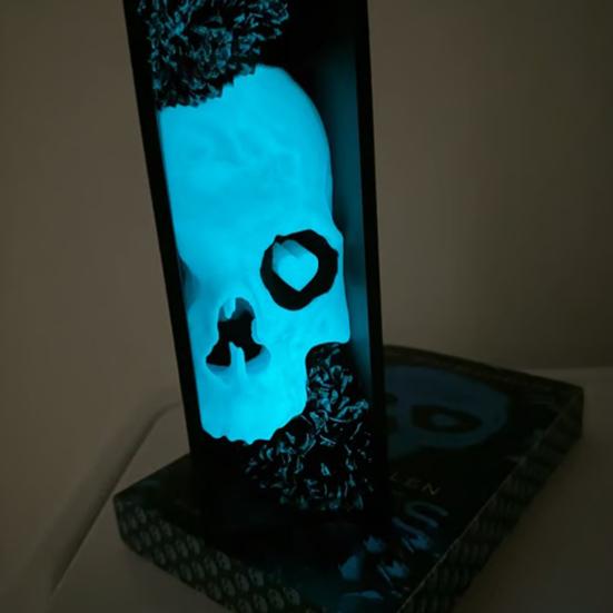 Masque And Skull Book Nook Kit Gothic Skull Book Ends Handmade Bookshelf Decoration for Halloween Shelf Tabletop Display