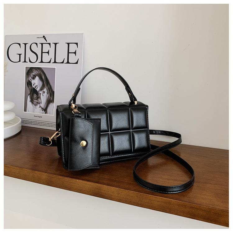 

Niche design simple handbag bag women s 2024 new fashion versatile messenger bag high sense ins small square bag чорний