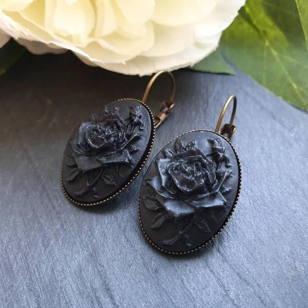 Victoria Retro Black Rose Embossed Oval Pendant Bronze Base Lever Back Dangle Earrings for Women Halloween Party Jewelry Gifts