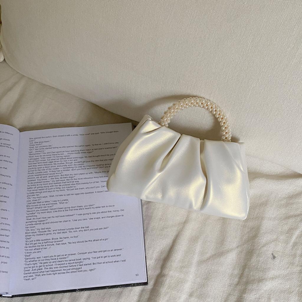 Pearl Wrist Cloud Bag Niche Design Temperament High-end Pearl White Pleated Small Bag Crossbody Bag Women