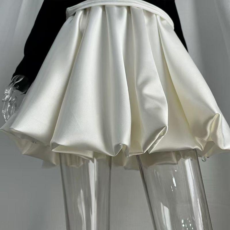 

Western Style New Satin Short dress Versitile Fashion Buds Skirt Satin High Waisted Skirt Ivory White L