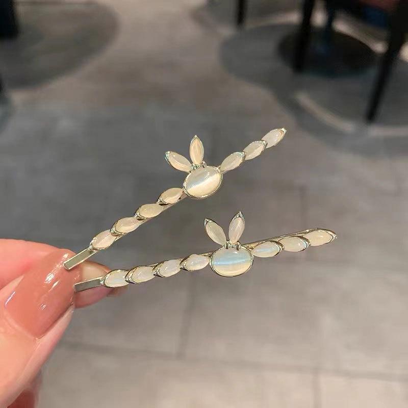 Perlen Katzenaugen Strass Blume Haarspange - Elegante Seitenklammer für Pony und krauses Haar