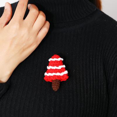 Handmade Knitted Christmas Candy Color Christmas Tree Brooch Cute Creative Decorative Pin Brooch Sweater Accessories Female