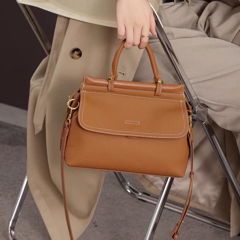 New Lightweight Luxury High-end Handbag with Women's Head Covering Layer Made of Cowhide, Fashionable Leather, Commuting Shoulder Bag, Crossbody Bag