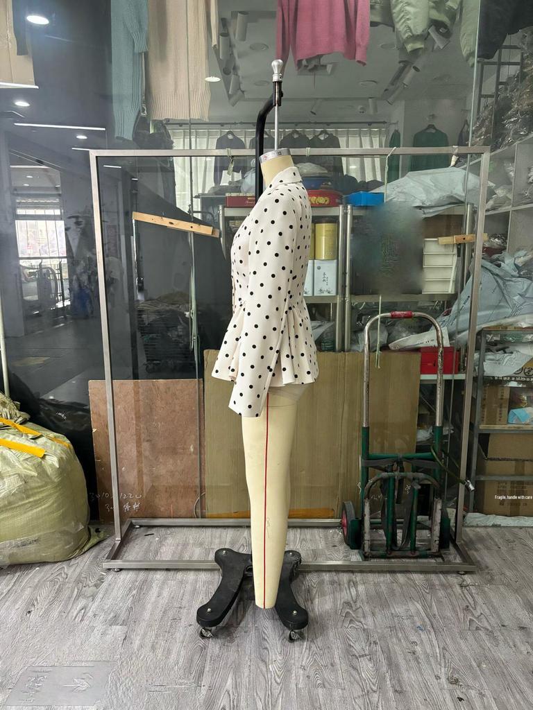 Blazer de Terno Feminino de Bolinhas Dupla Face com Lapela 2025 - Moda Outono/Inverno