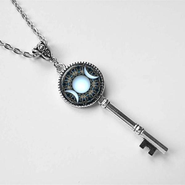 Classic Moon Goddess And Star Glass Necklace With Alloy Pendant For Women And Men