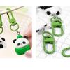 Cartoon Panda Schlüsselanhänger Acrylmaterialien 8er-Set Reizende Designs Tragbar für trendige Frauen Schlüssel- und Taschen-Dekoration