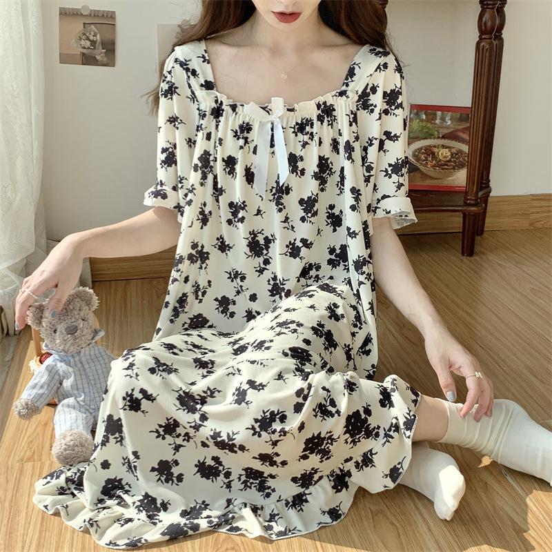 Women's Plus Size Ice Silk Nightdress - Summer Over-the-Knee, High-End, Loose Fit, Thin Section for Sizes Up To 300 Jin