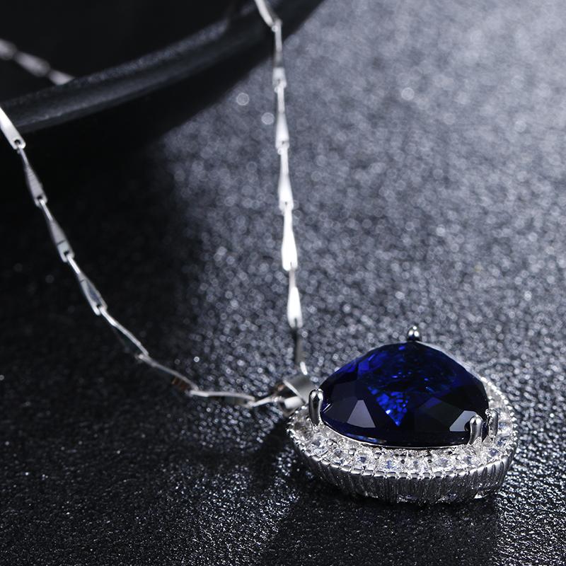 Romantisches Herz des Ozeans Blauer Kristall Platinbeschichtetes Damen-Anhänger-Halskette Damen Weihnachtsgeschenk Kein Verblassen