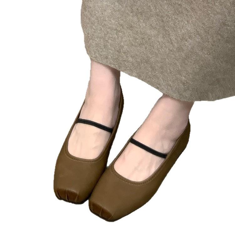 French Retro Mary Jane Women's Shoes Early Autumn 2025 New Pig Nose Square Head Shallow Mouth Single Shoes Inner Height Increase Small Leather Shoes