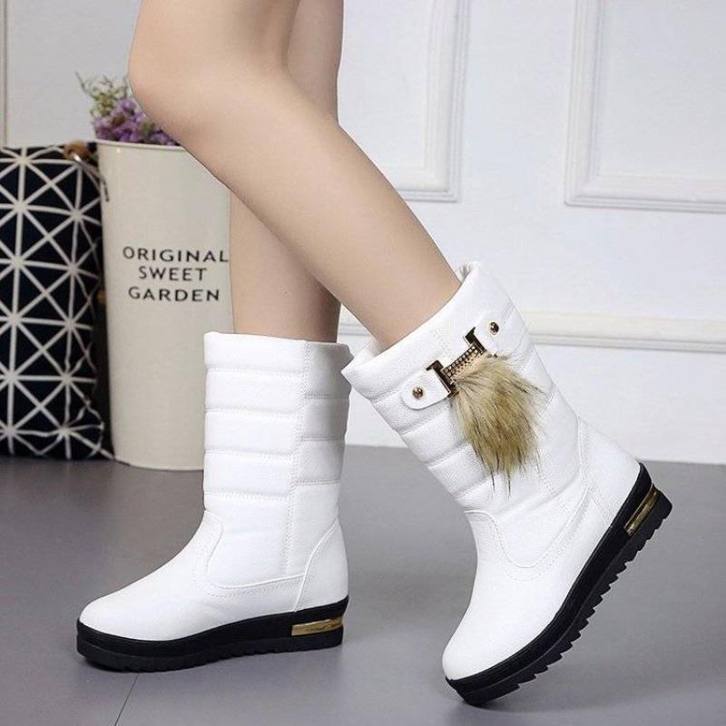 Leather Waterproof Chunky Half High Women's Snow Boots Winter Fleece-lined Fashion 2025 Novelty Designer Luxury Hot Ladies Shoes