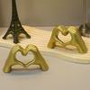 Creative Heart Hand Statue Resin Love Gesture Sculpture Desktop Ornament Bookshelf Decor Living Room Figurines Art Decoration
