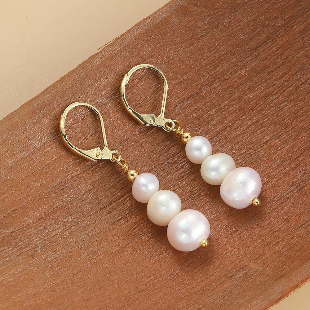 New Fashionable Baroque Freshwater Pearl Earrings. Simple, Elegant And Versatile Long Three-bead Earrings.