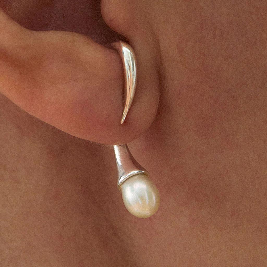 Niche Premium Drape Earrings Exquisite And Sweet Premium Metal Inlaid Pearl 925 Silver Needle Stud Earrings Personalized Earrings