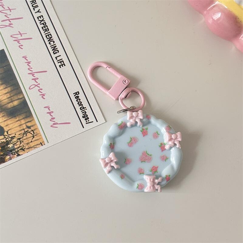 Elegant Floral Keychain Pendant - A Charming Graduation Gift or Backpack Accessory with a High-End Feel