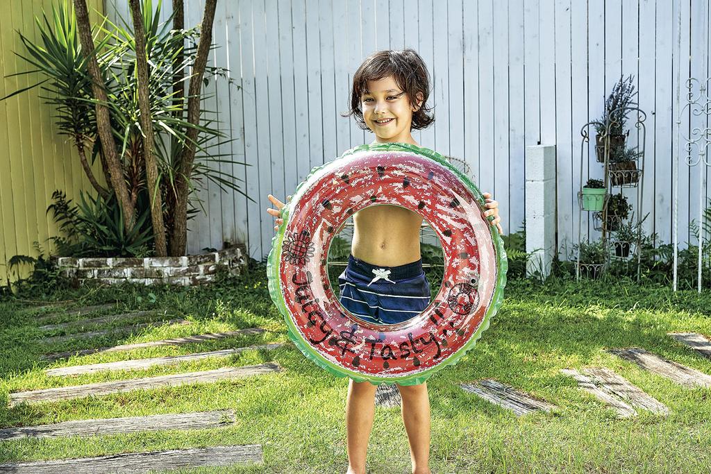 Igarashi Crayon Water Float 60cm with Rope RGB-760V