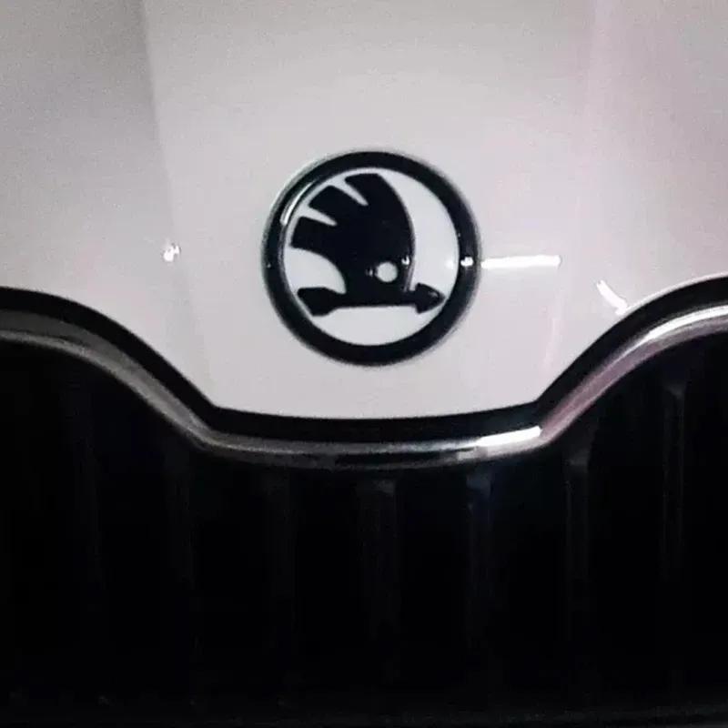 80mm 90mm ABS Emblem For Skoda Fabia 1 2 Octavia A7 RS Superb Rapid Yeti Karoq Vision Car Head Front Rear Boot Tailgate Sticker