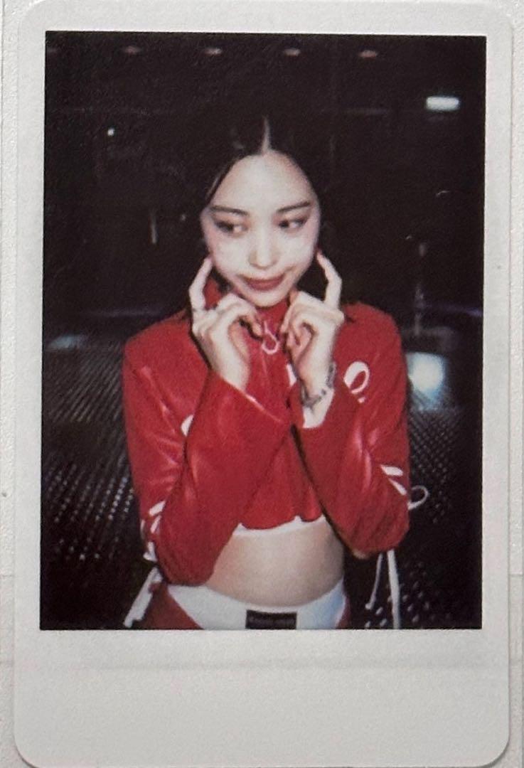

[USED] ITZY Ryujin Soundwave Instax Lucky Drop Trading Card