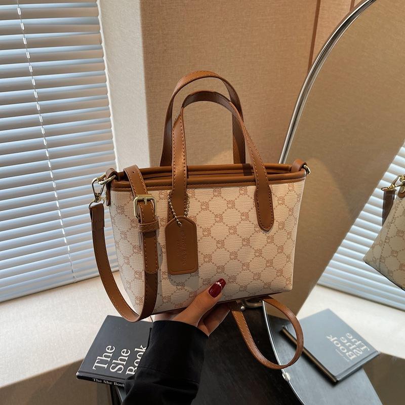 Today's Popular Portable Small Bag Women's New Fashion Shoulder Bucket Bag Versatile Commuter Messenger Bag