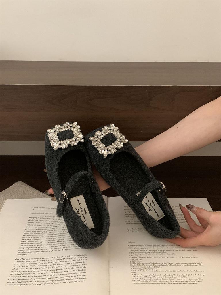 2025 Fransk fyrkantig tå strass fluffiga skor för kvinnor att bära utomhus höst och vinter nya mångsidiga milda Mary Jane kvällsskor