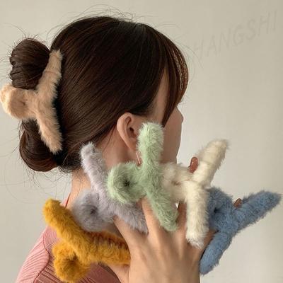 Plush Grab Clip Hairpin Back Head Spring Large Clip Ball Head Elegant Shark Clip Female Internet Celebrity Headwear
