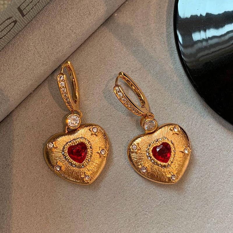

Ретро Красная Подвеска Женская Осень и Зима Новый Год Уникальный Драгоценный Камень Ruby Brushed Heart Earrings/Pair