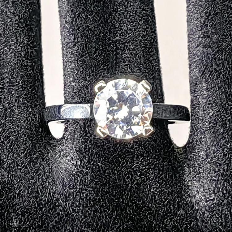 Factory GRA Fine Jewelry Classic 925 Silver Solitaire VVS Moissanite Ring for Women Present Daily Wear Passes Diamond Tester