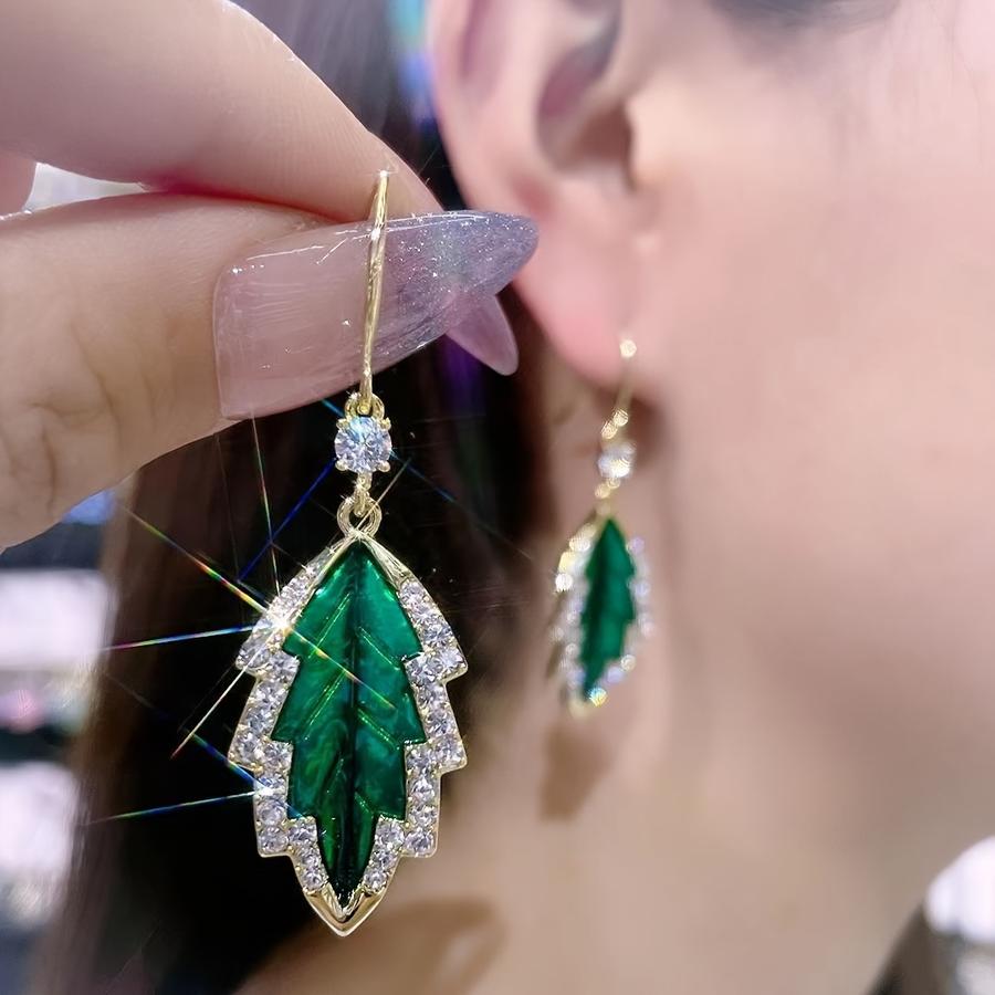 

Minimalist Green Leaf Earrings Fashion Trendy Everyday Earrings Elegant Delicate Jewelry New Style Unique Design 3.3*1.1cm темно-зелений колір