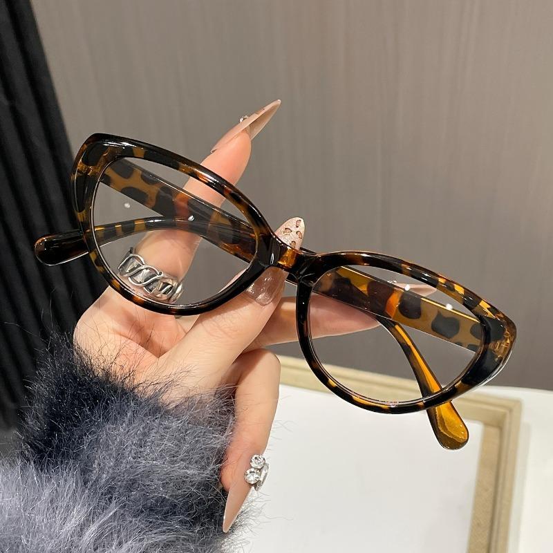 

1pcs of fashionable cat eye transparent lens glasses suitable for both parties and daily wear