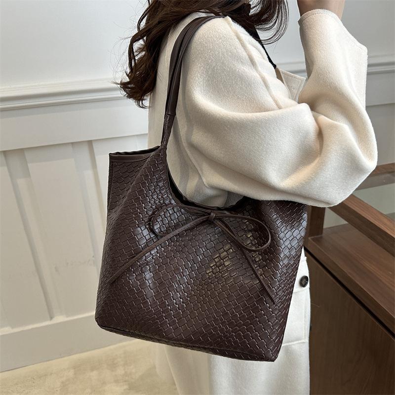 Woven bags women's bags fashion versatile shoulder handbags niche design retro armpit bags