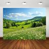 Plano 2D, pintura de parede de paisagem de prado, colinas verdes amplas com fundo de flores silvestres, casa interna e externa, poliéster