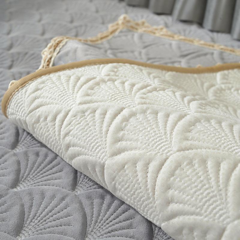 Pluszowa poduszka na sofę Zimowa poduszka antypoślizgowa Europejska falbana Pokrowiec na sofę Nowy pogrubiony materiał okryciowy