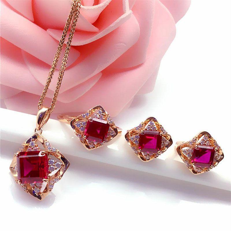 Exquisito Colgante Cuadrado Morado Dorado Chapado en Oro Rosa Incrustado con Piedra Roja Conjunto Moda Femenina Temperamento Lujo Noble Collar