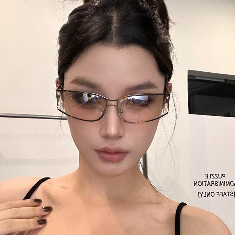 New Stylish Cool Sunglasses European American Punk Y2K Hollow Out Women Sunglass Fashion Trendy Sunglasses Male