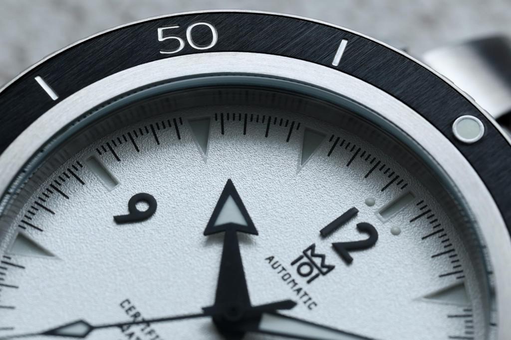 Hyakuichi 20 ATM Water Resistant Dive No White [HYAKUICHI 101] MODEL.19 Watch, Mechanical, Date,