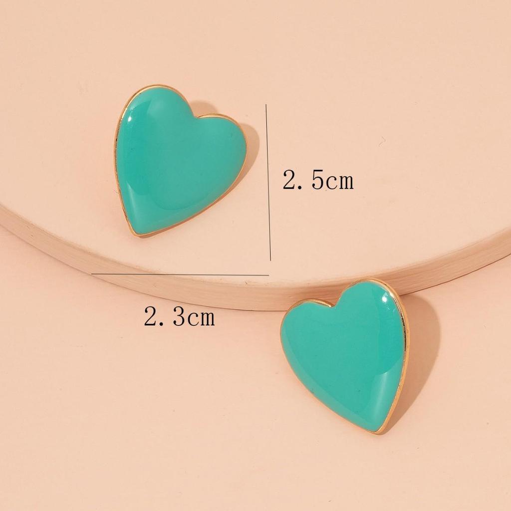 Enamel Heart Stud Earrings: Fashionable, Heart-Shaped Jewelry for Women's Daily Wear and Valentine's Day.
