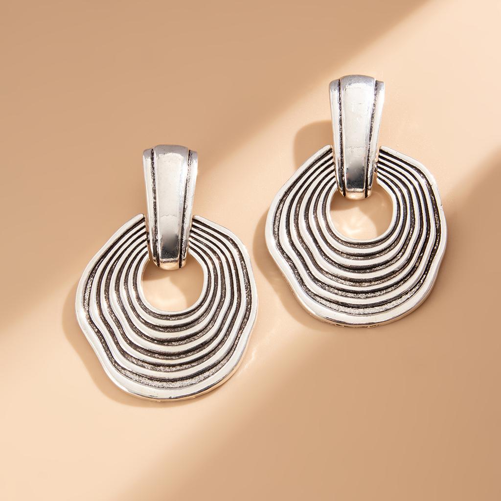 Retro Old Water Corrugated Stud Earrings Personalized Exaggerated Geometric Metal Thread Earrings Earrings