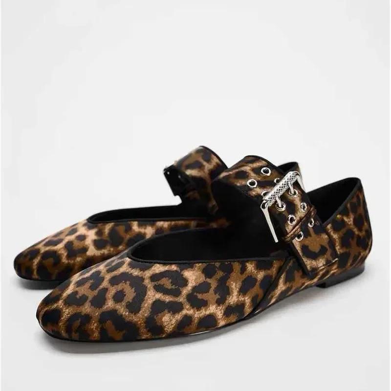 Luxury Designer Leopard Ballet Flats Women Fashion Metal Buckle Wide Strap Women Shoes Low Heel Mary Jane Shoe Zapatos De Mujer