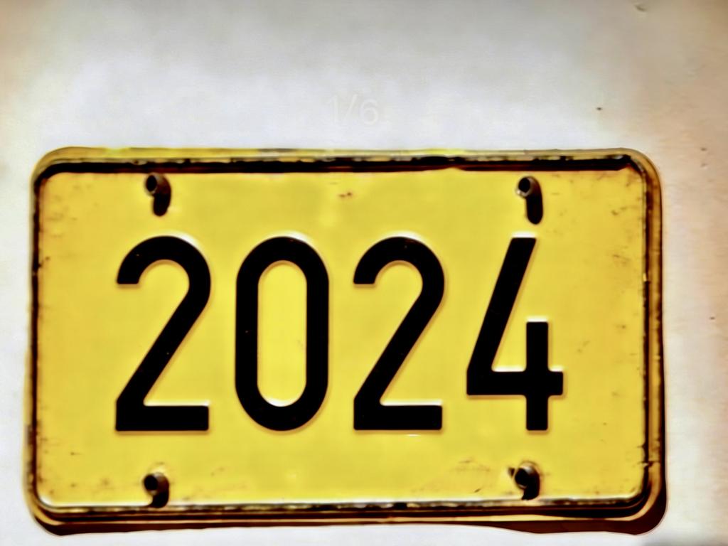 Vintage s Year Number Retro Yellow License Plate Pattern Aluminum Metal Painting High Definition Clear Print Bend Resistant