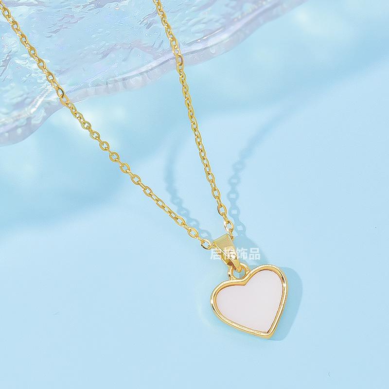 Wind Fritillary Love Necklace Female Fresh Simple Versatile Heart Pendant Clavicle Chain With Accessories