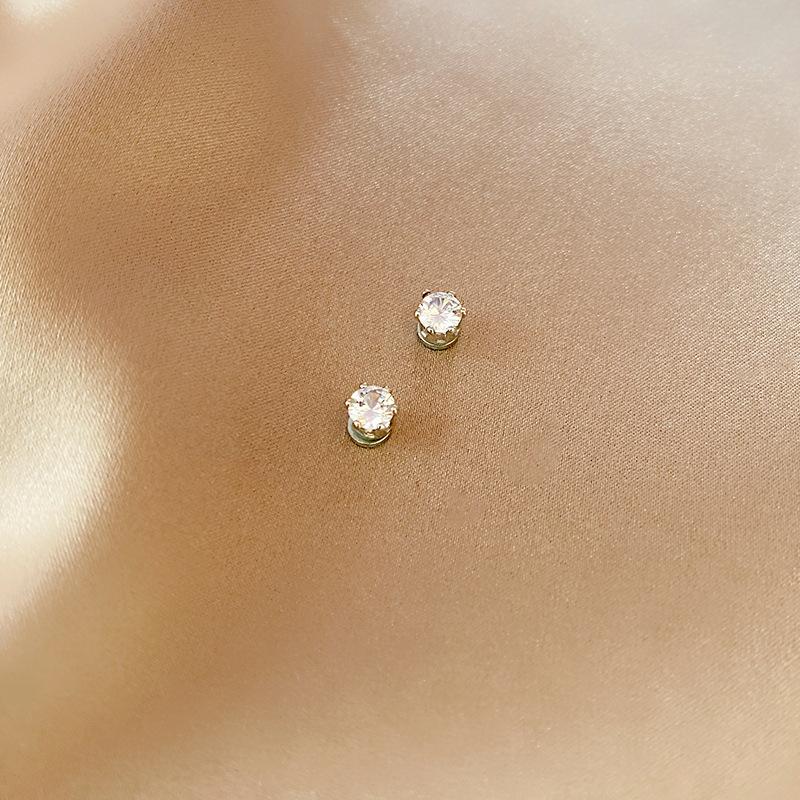 Yerik 2Pcs Silver Color Zircon Magnetic Ear Clip for Women Men Luxury Sparkling Crystal Without Piercing Ear Ear Cuff Jewelry