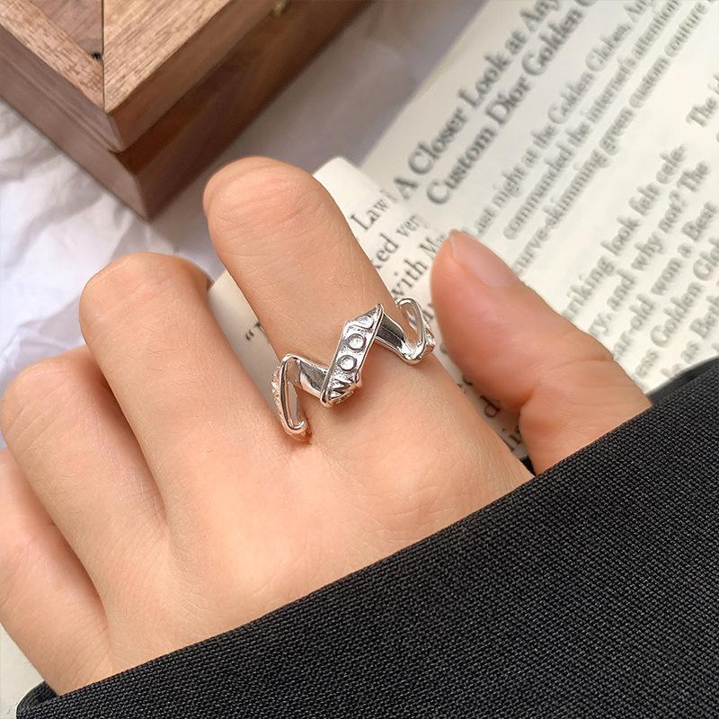 Lan Zhi 924 Sterlingsilber Buchstaben-Design Offener Ring - Nicht verblassend, Modisch und Einzigartig
