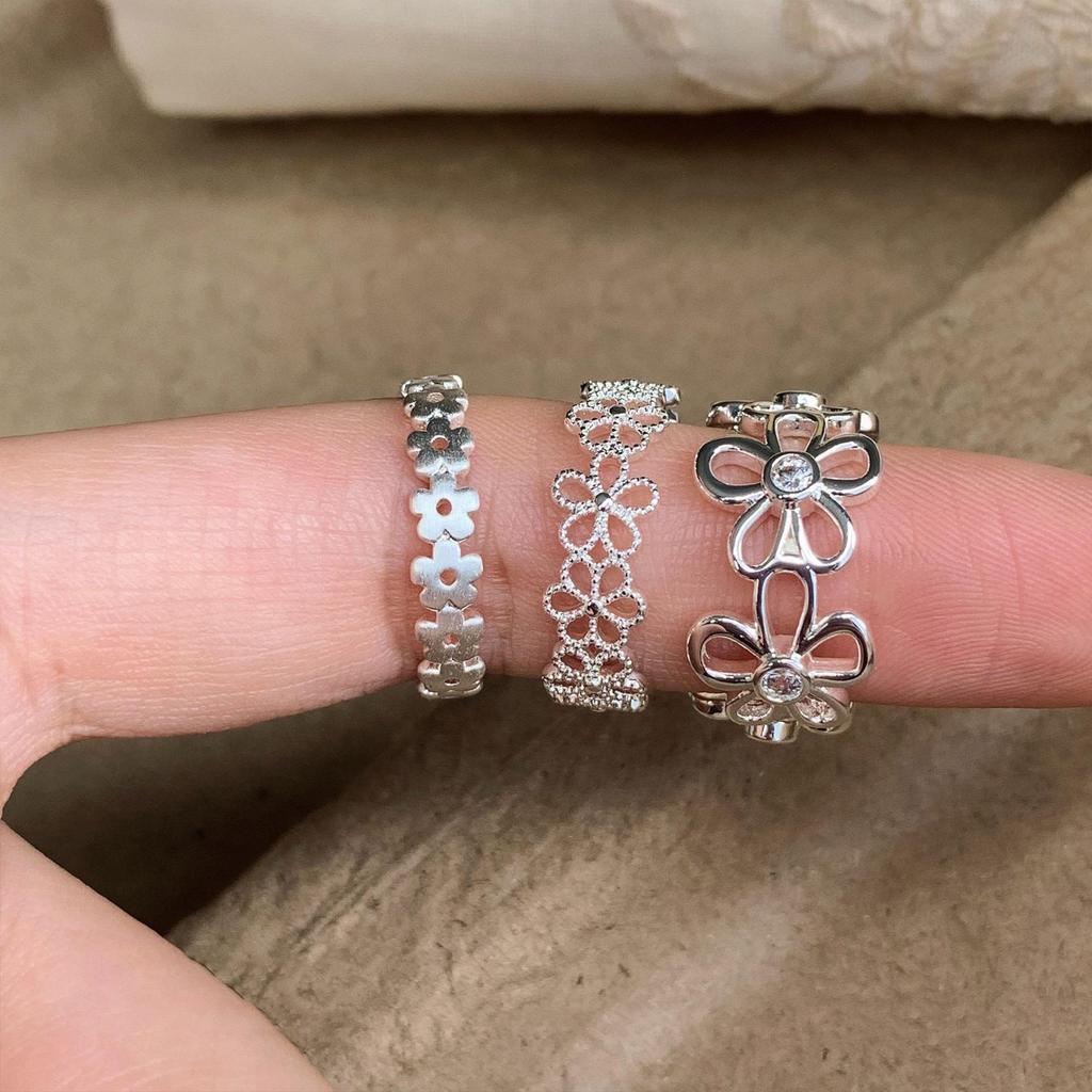 Fashionable Hollow Brushed Flower Ring: Elegant Adjustable Open Finger Ring for Women - Simple & Stylish Niche Design