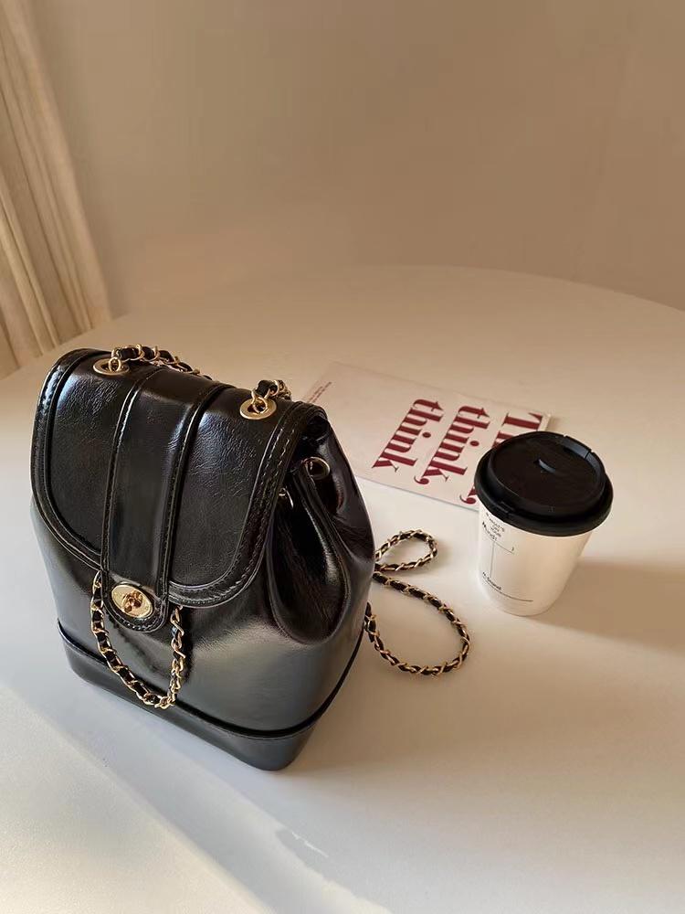 

Корейская модная маленькая женская сумка 2023, новый простой рюкзак с цепочкой, нишевый мини-двойной маленький рюкзак